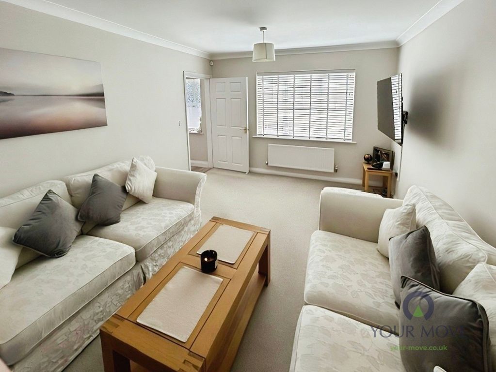 Property photo 2 of 17 Lounge