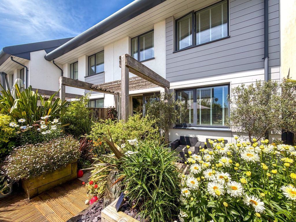 Property photo 1 of 30 5290060