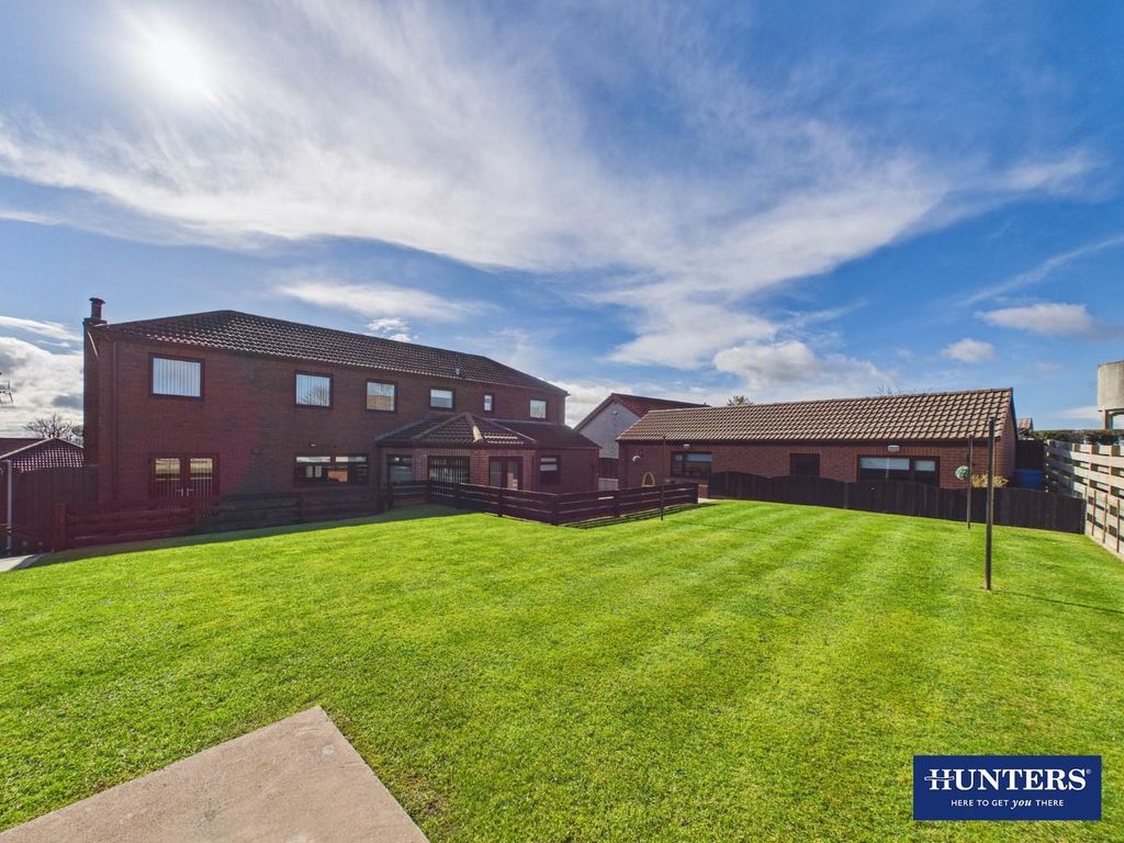 Property photo 1 of 34 Rear Garden