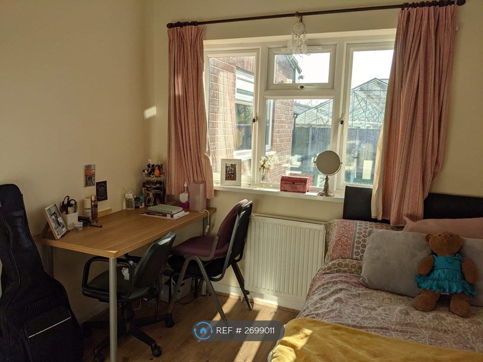 Property photo 2 of 17