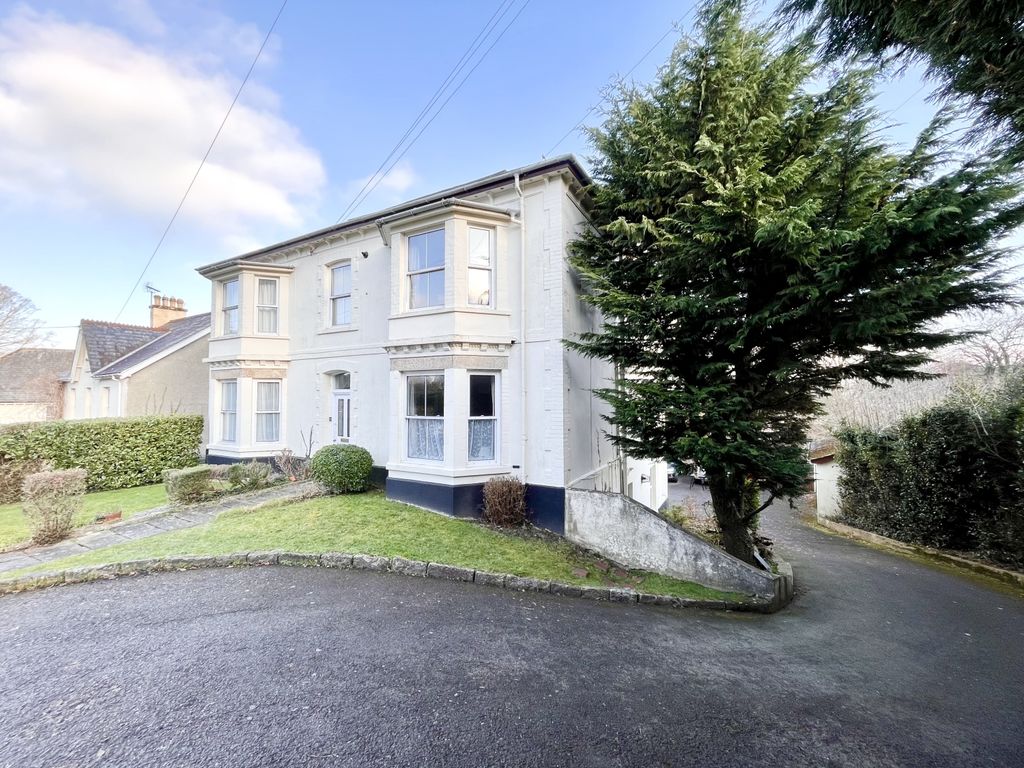 Property photo 1 of 7 Image00009