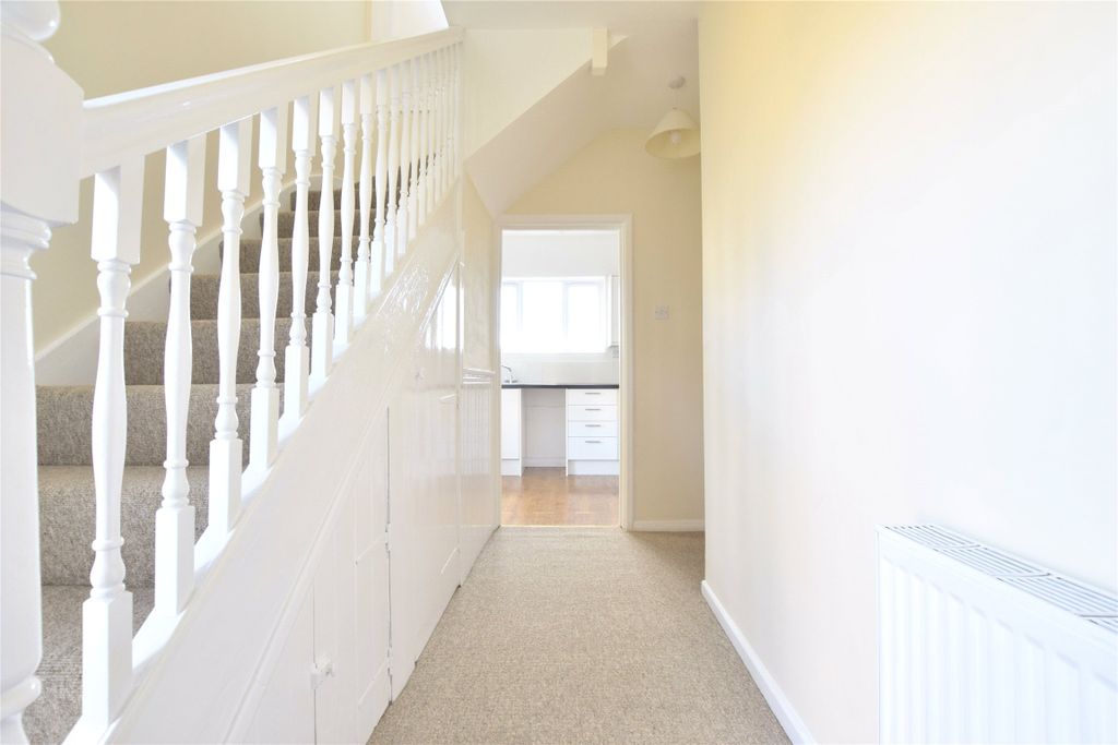 Property photo 2 of 13 Hallway