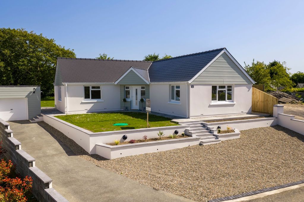 Property photo 1 of 34