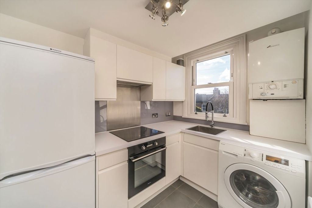 Property photo 2 of 6