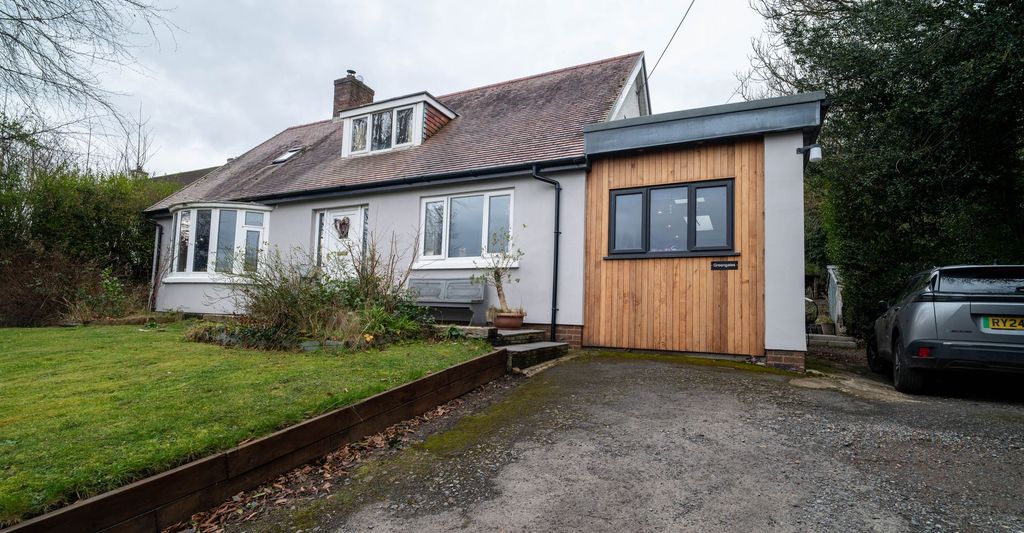 Property photo 2 of 35