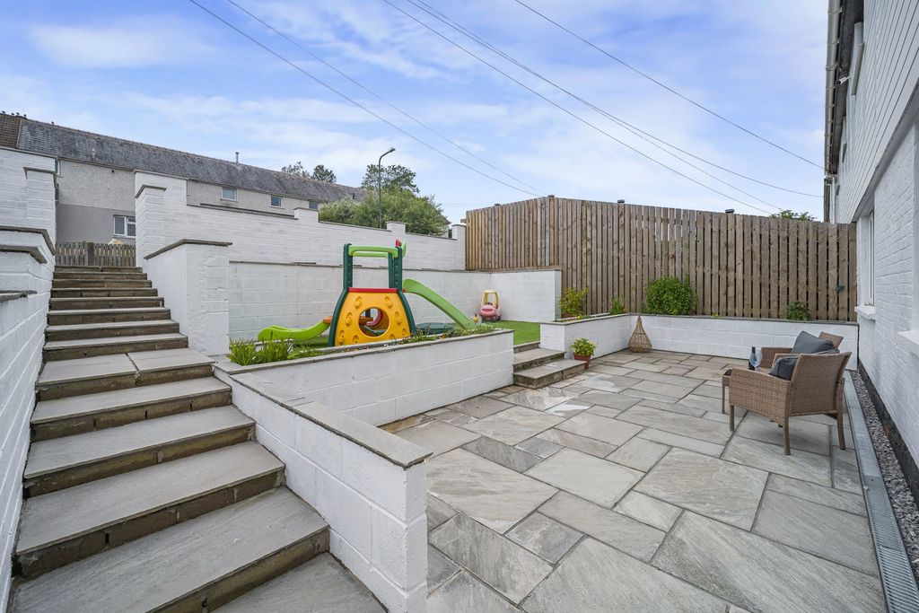 Property photo 2 of 49
