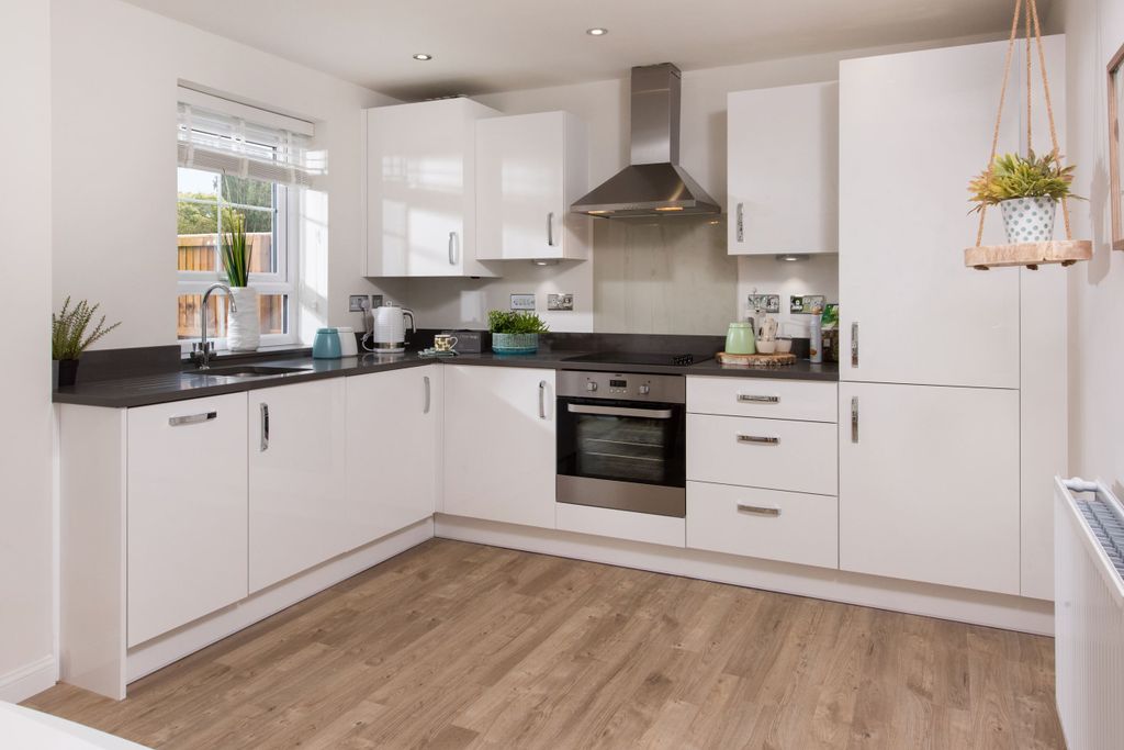 Property photo 3 of 9 Kitchen Maidstone