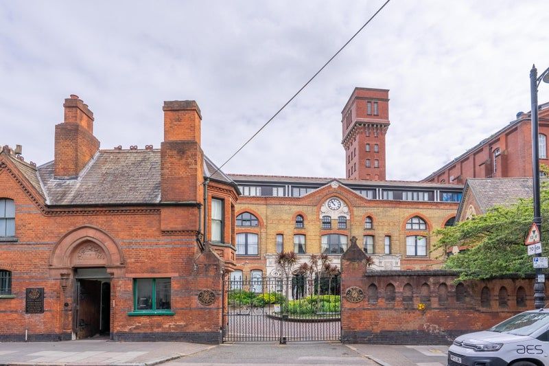 Property photo 2 of 9