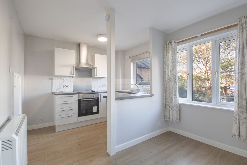 Property photo 2 of 7 Gallery