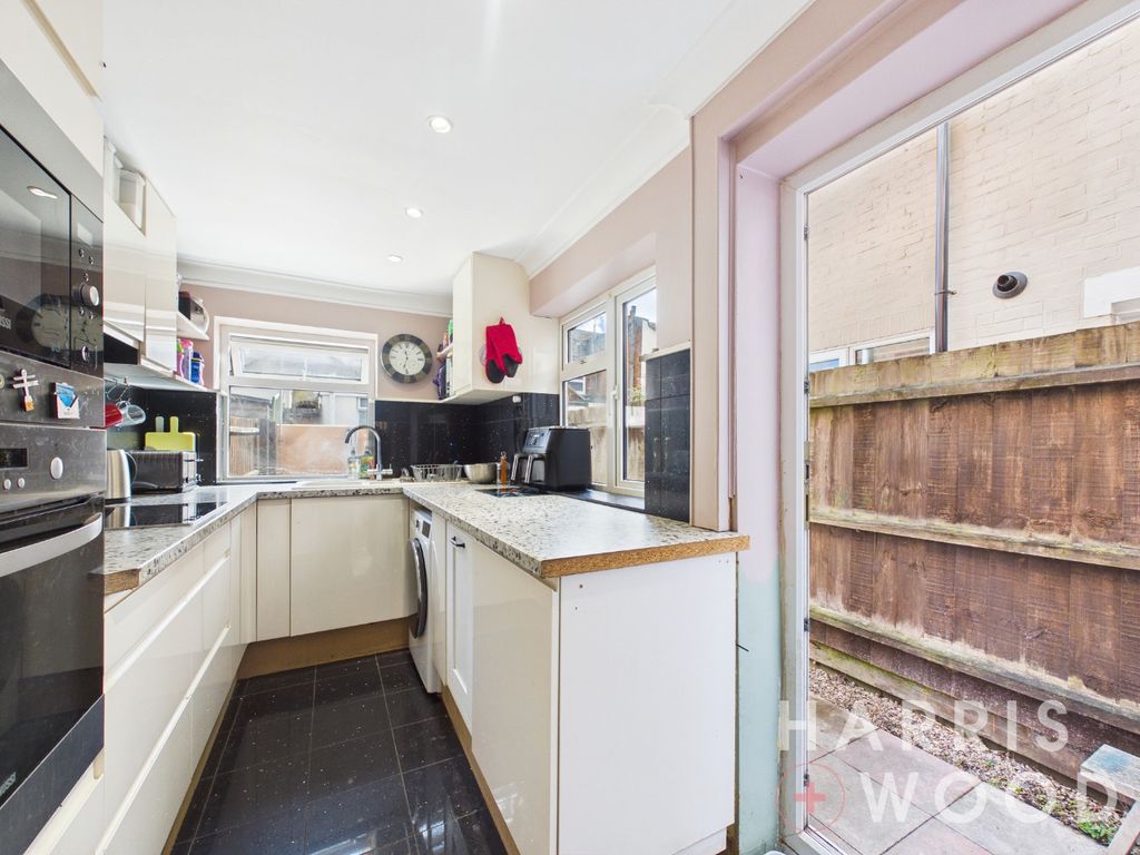 Property photo 2 of 15 5521712