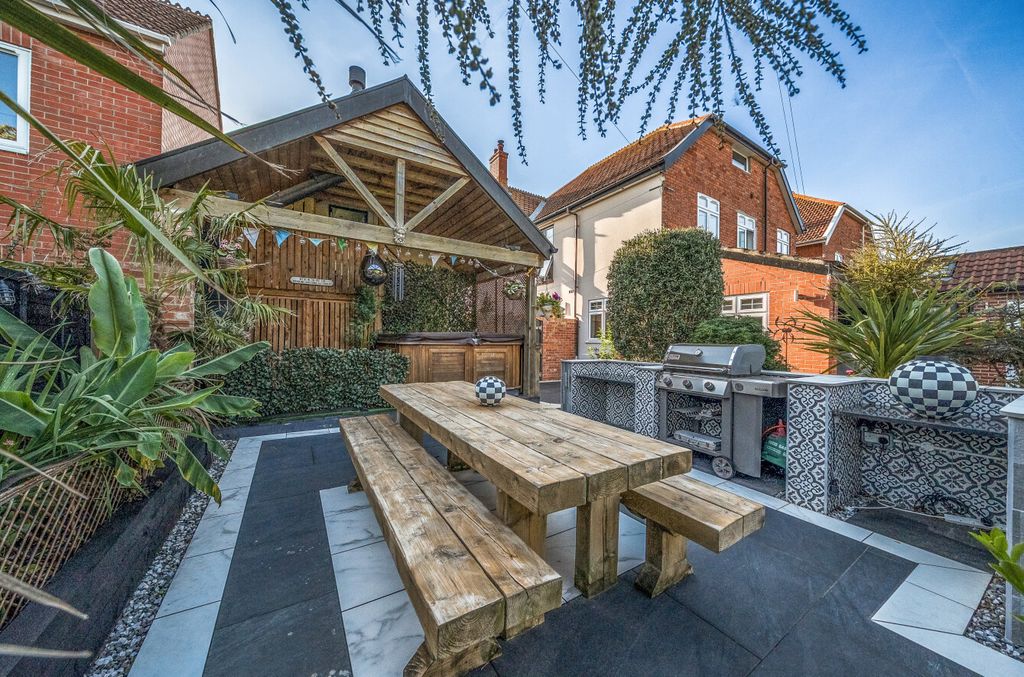 Property photo 3 of 48 1342307-39-68A8d3...