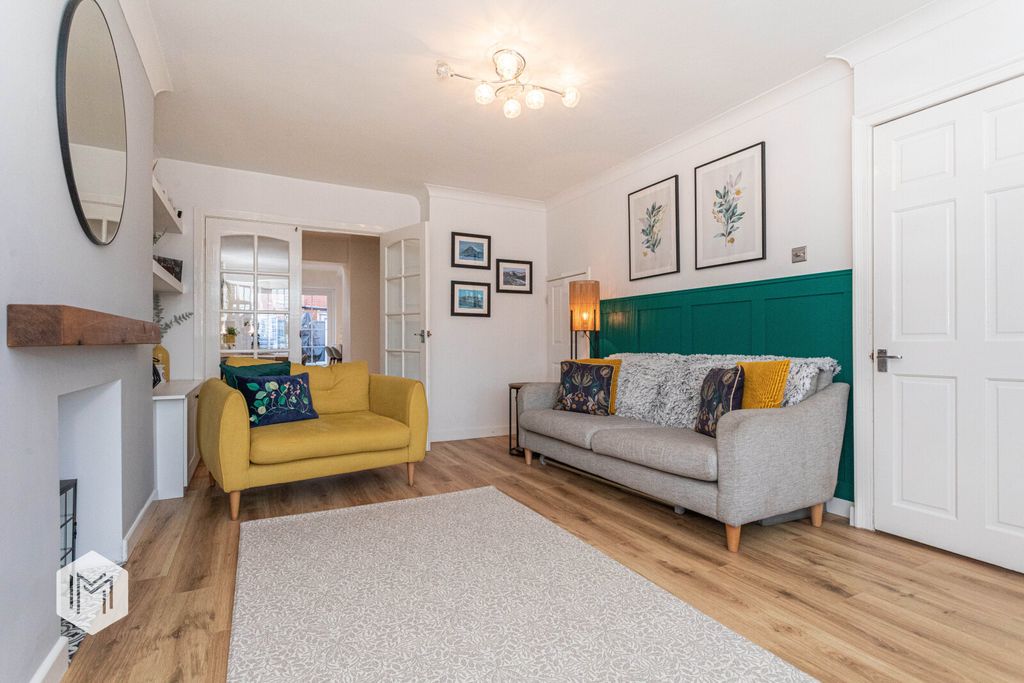 Property photo 2 of 18 Picture No. 23