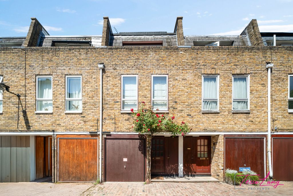 Property photo 2 of 20 Elizabeth Mews