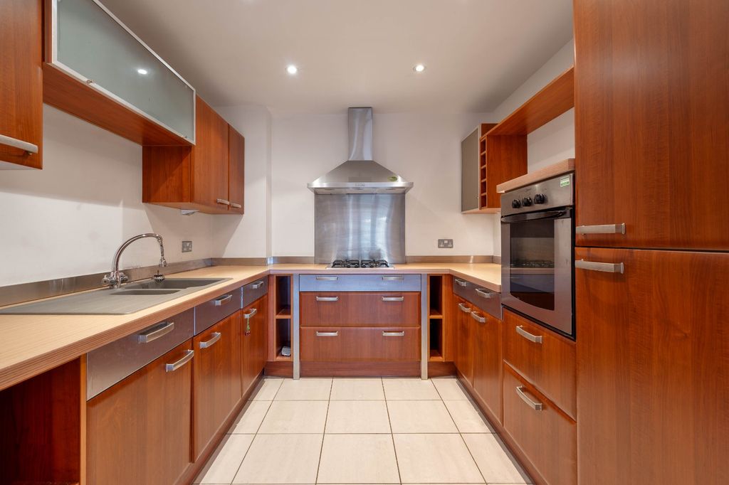 Property photo 2 of 19 Picture No. 03