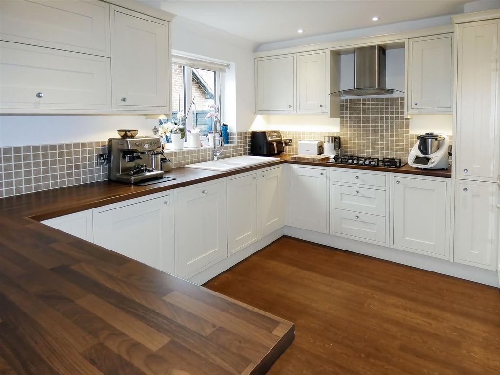 Property photo 3 of 21 P1230959.Jpg