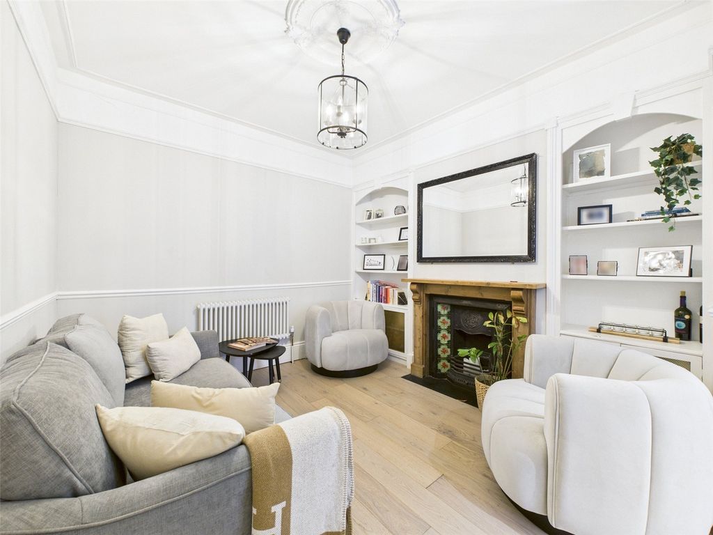 Property photo 3 of 17 Picture No. 06