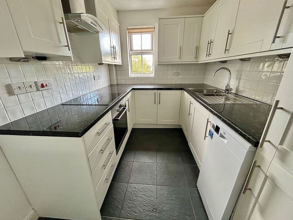 Property photo 2 of 12 Kitchen