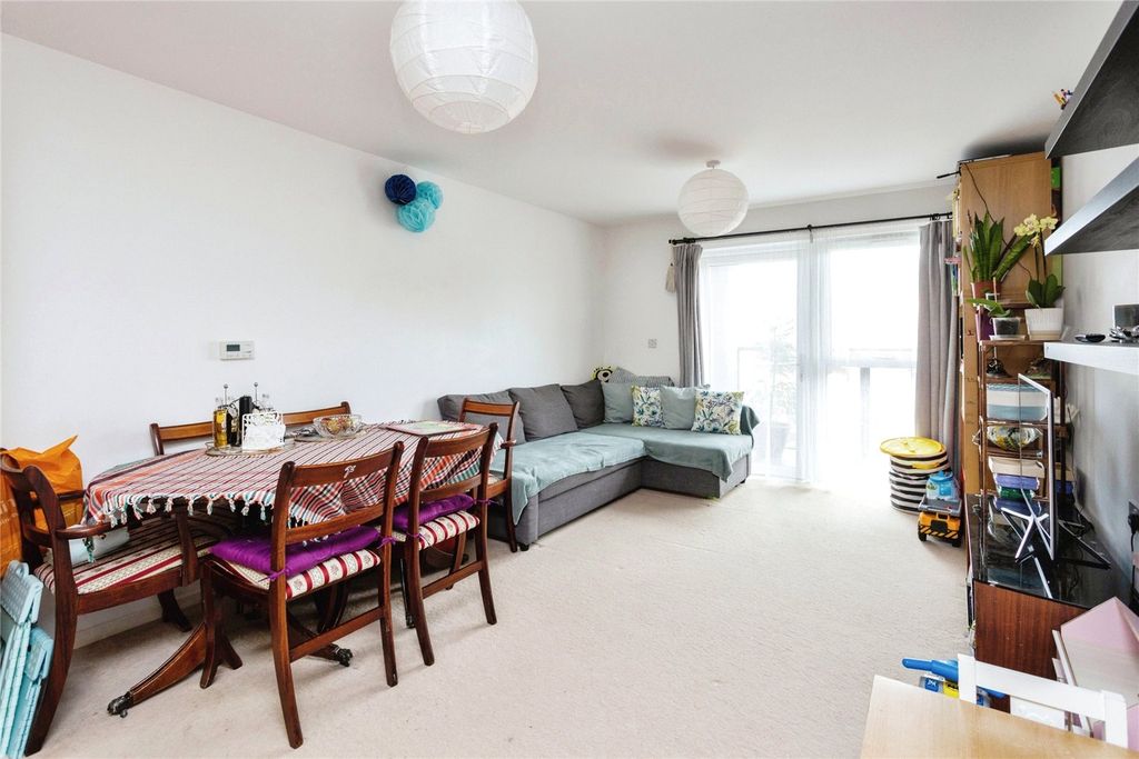 Property photo 3 of 10