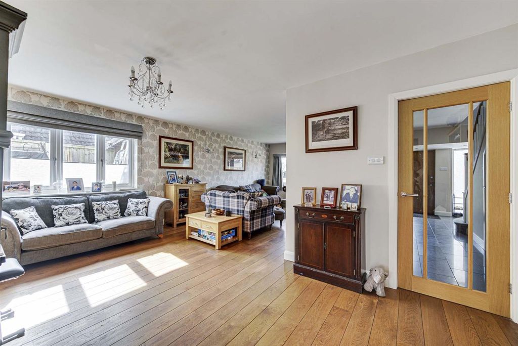 4 bed detached house for saleLinksway, Congleton CW12 photo 5