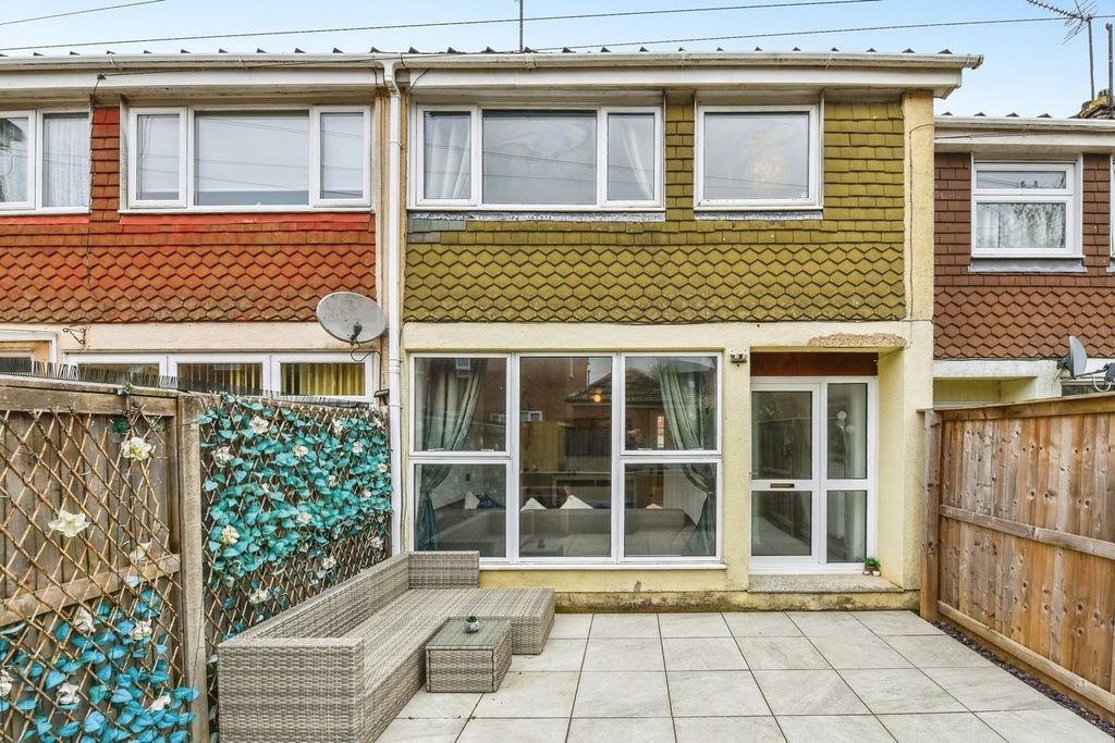 Property photo 1 of 20