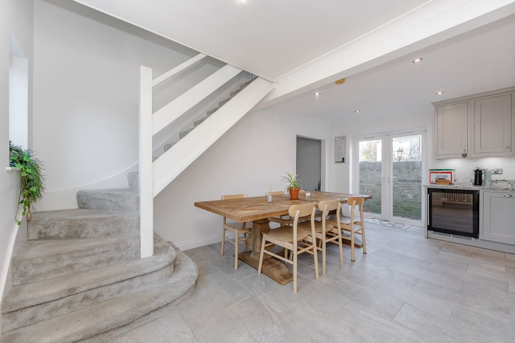 Property photo 3 of 30