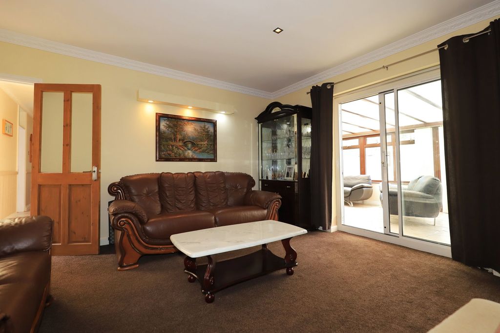 Property photo 3 of 49