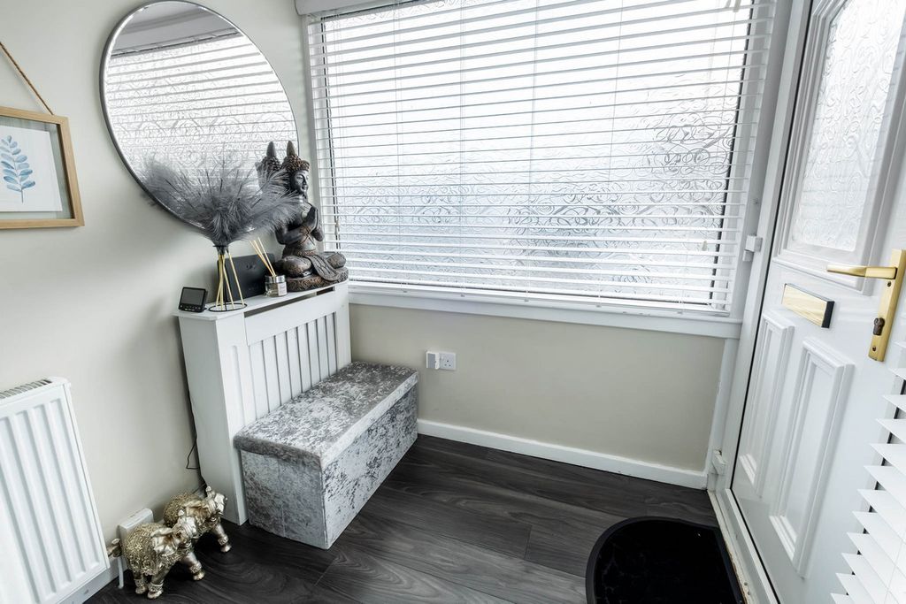 Property photo 3 of 37