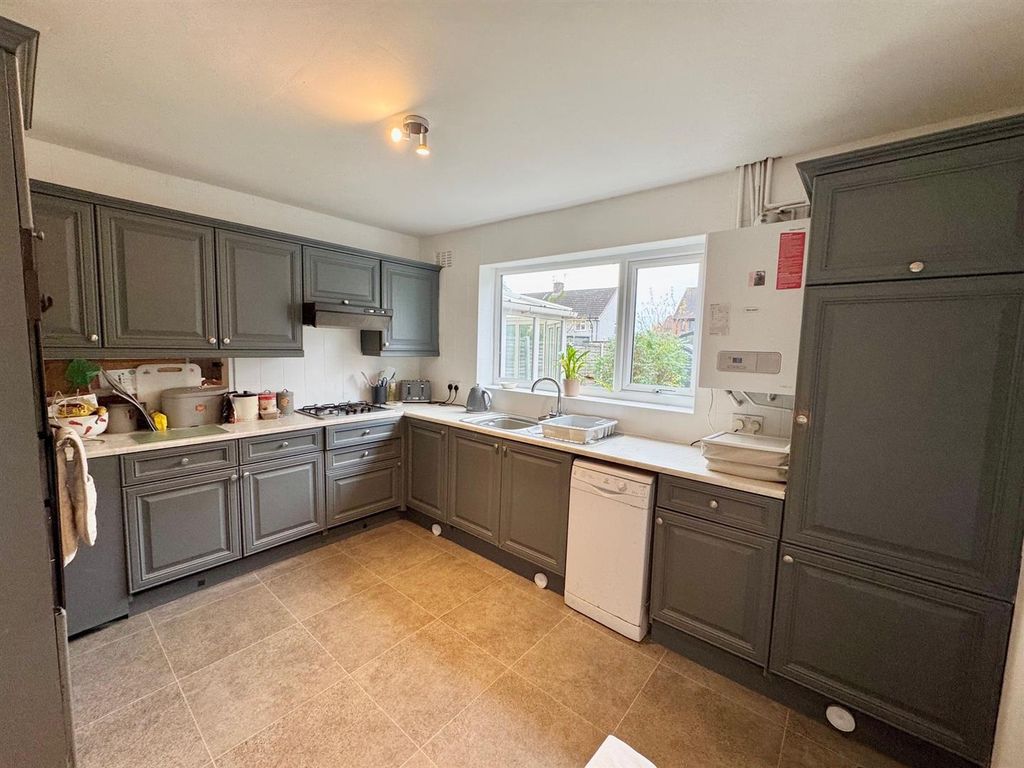 Property photo 2 of 12 Five.Jpg