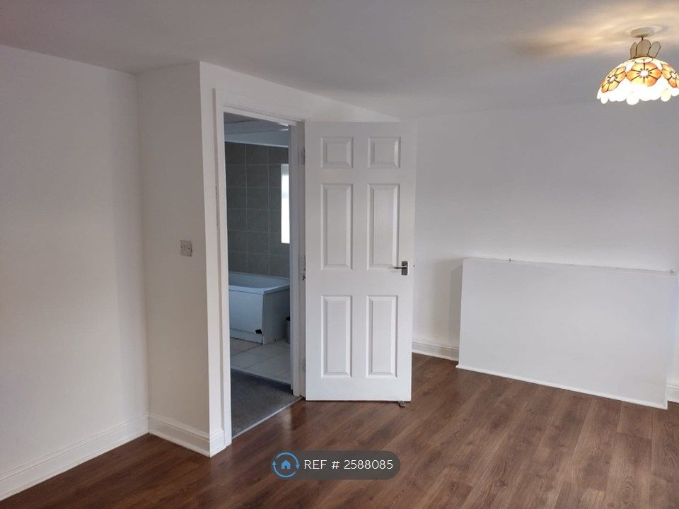 Property photo 3 of 12 Lounge/Kitchen