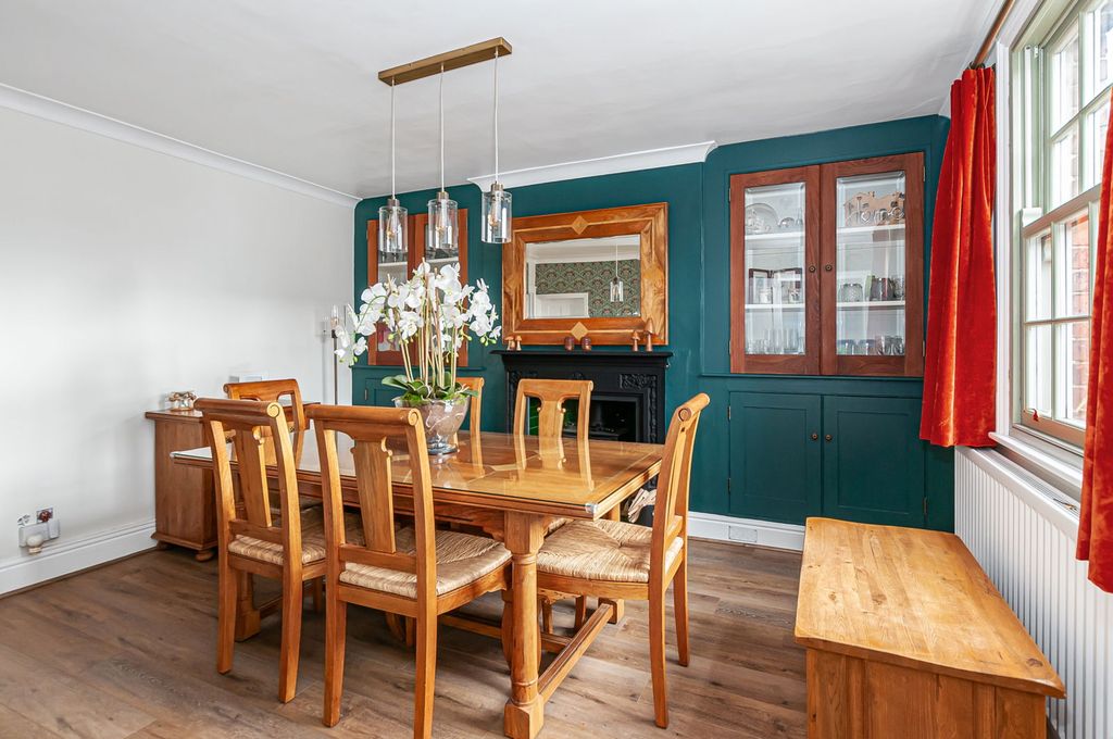 Property photo 3 of 28