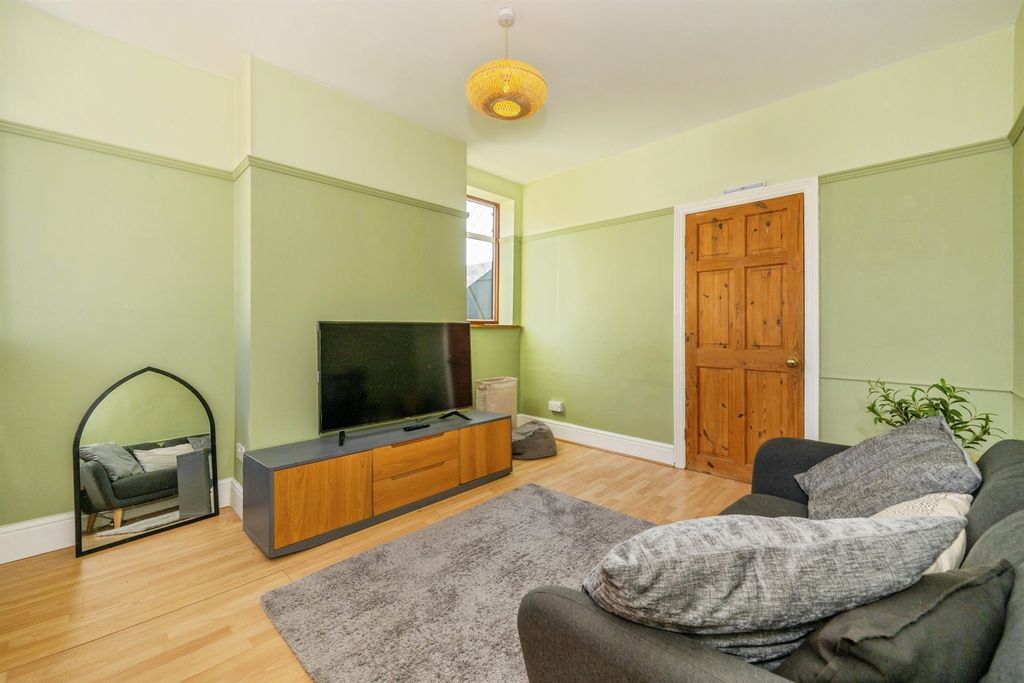 Property photo 3 of 21