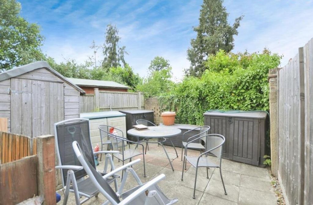 Property photo 2 of 5
