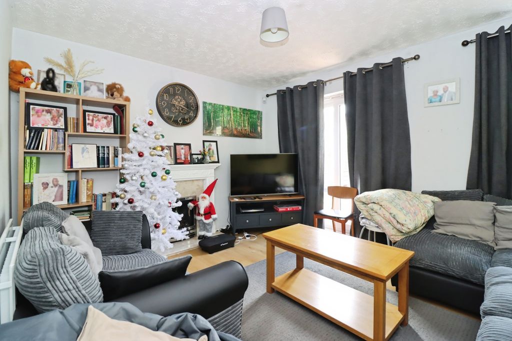 Property photo 3 of 15