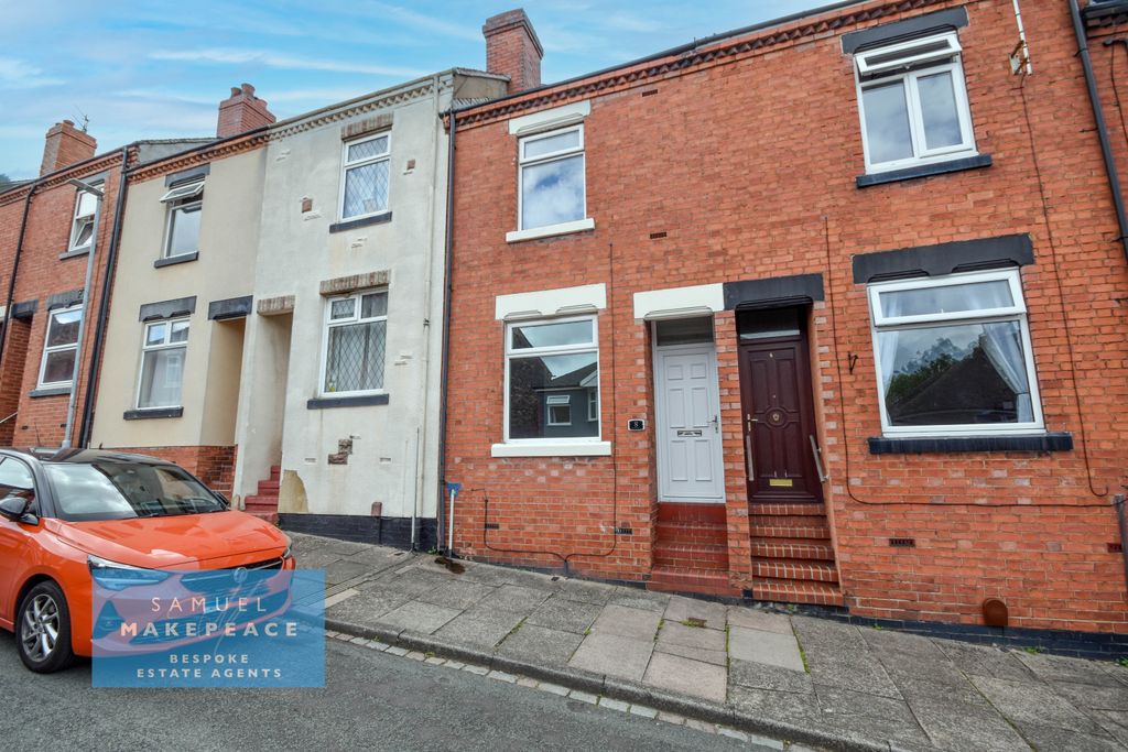 Property photo 1 of 17 Fully Renovated Two Bedroom Terraced Property