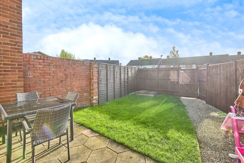 Property photo 2 of 17 Garden