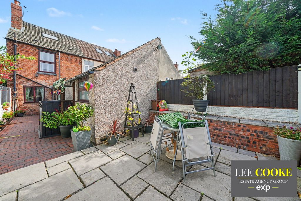 Property photo 2 of 36