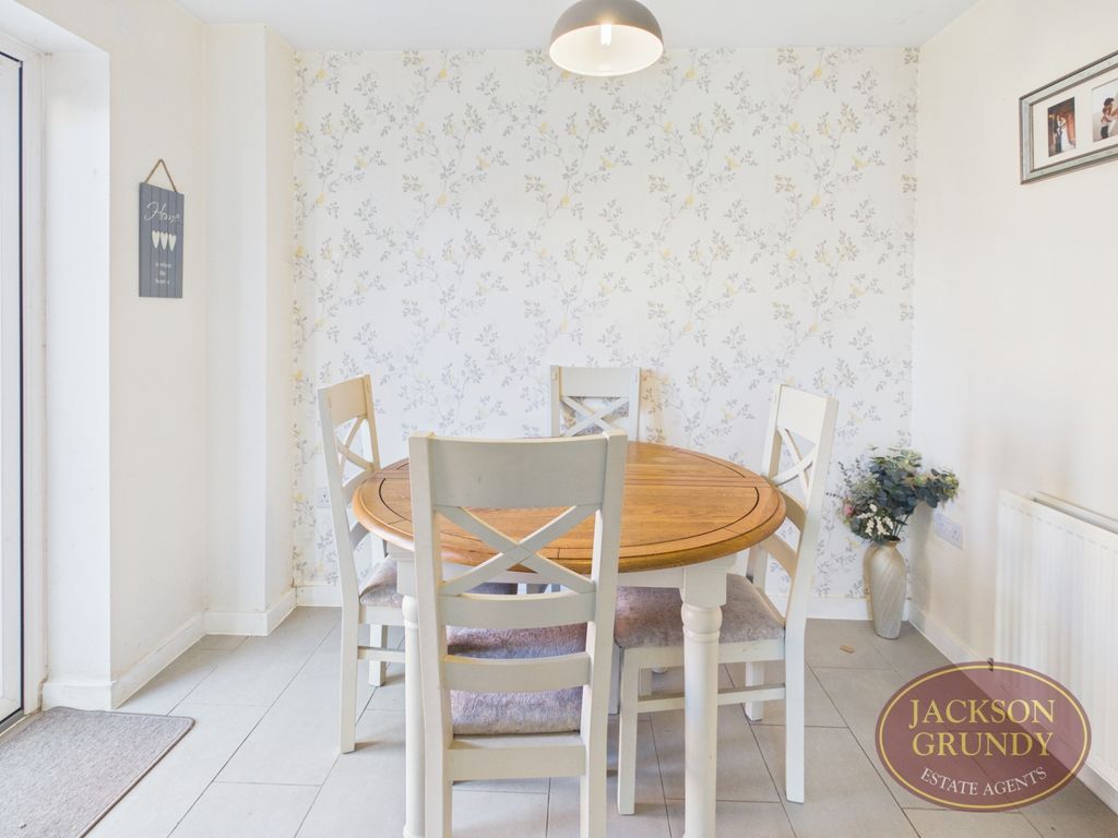 Property photo 3 of 15 Photo 4