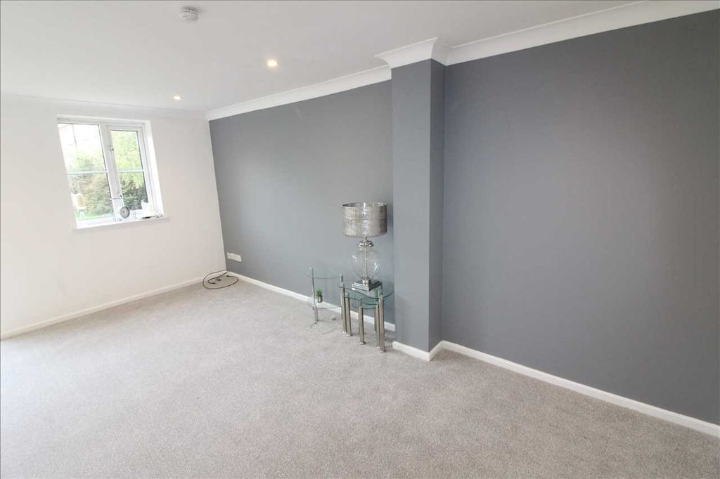 Property photo 3 of 12 Lounge/Diner