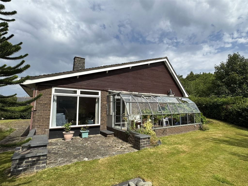 Property photo 2 of 33 Picture No. 02