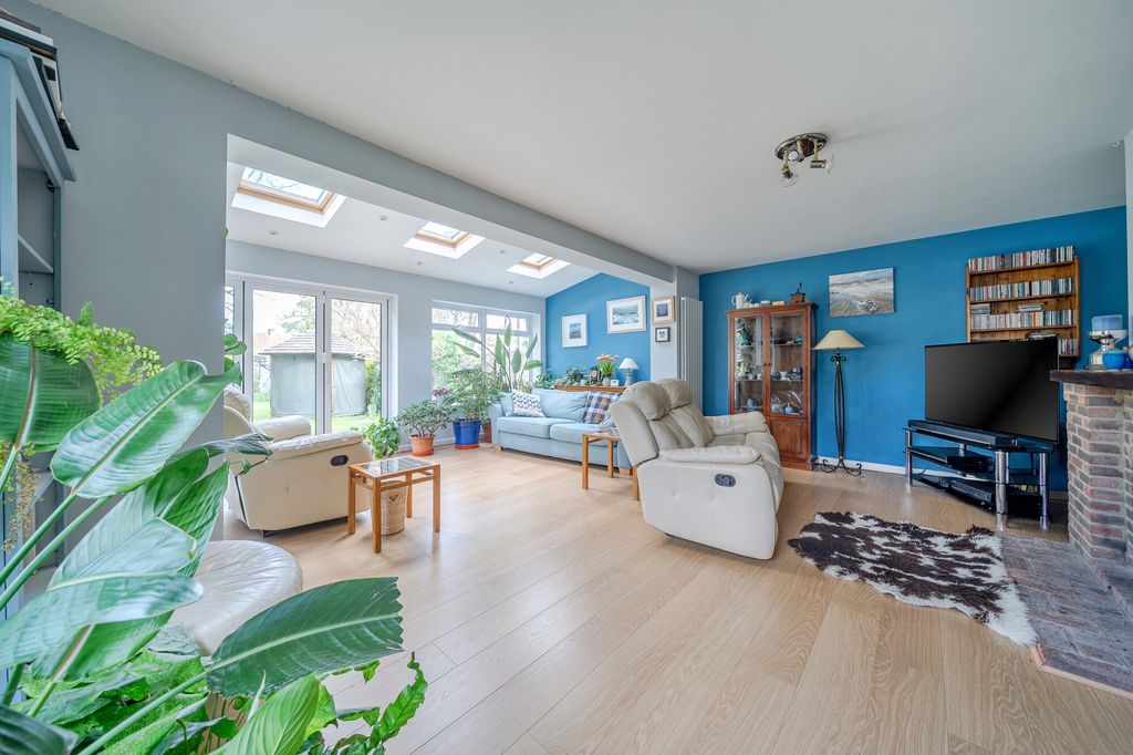 Property photo 3 of 13
