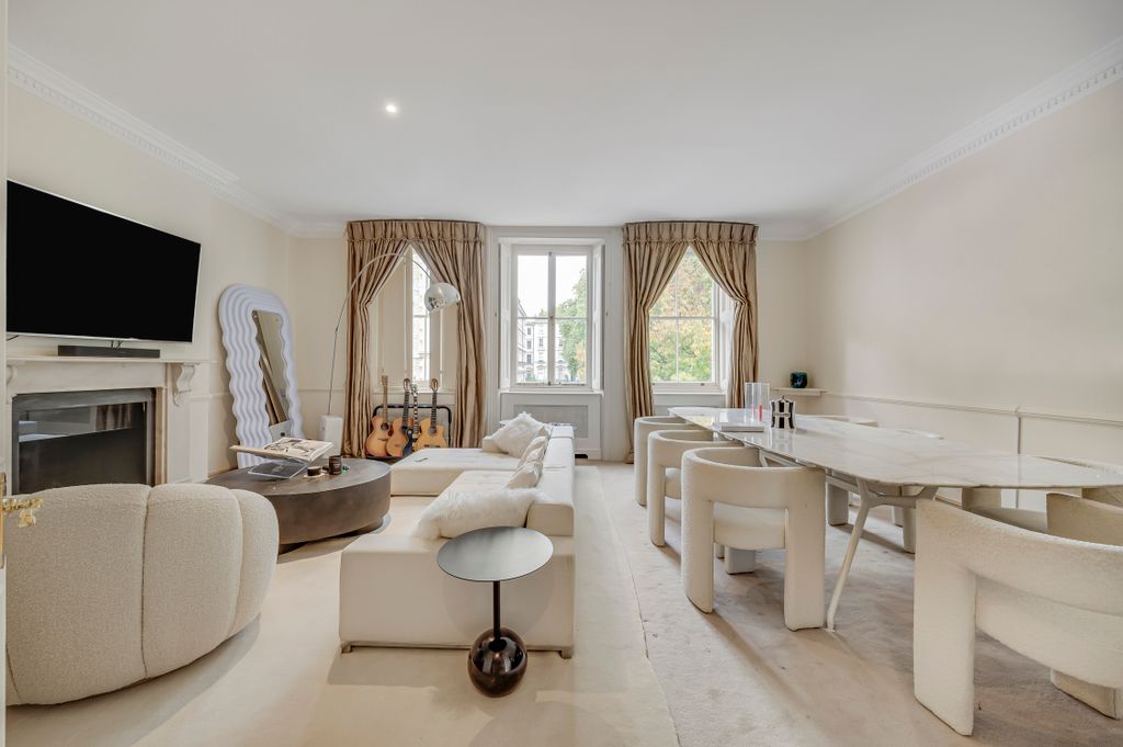 Property photo 1 of 9 Nvp_44_Ennismore_Gardens_015-2