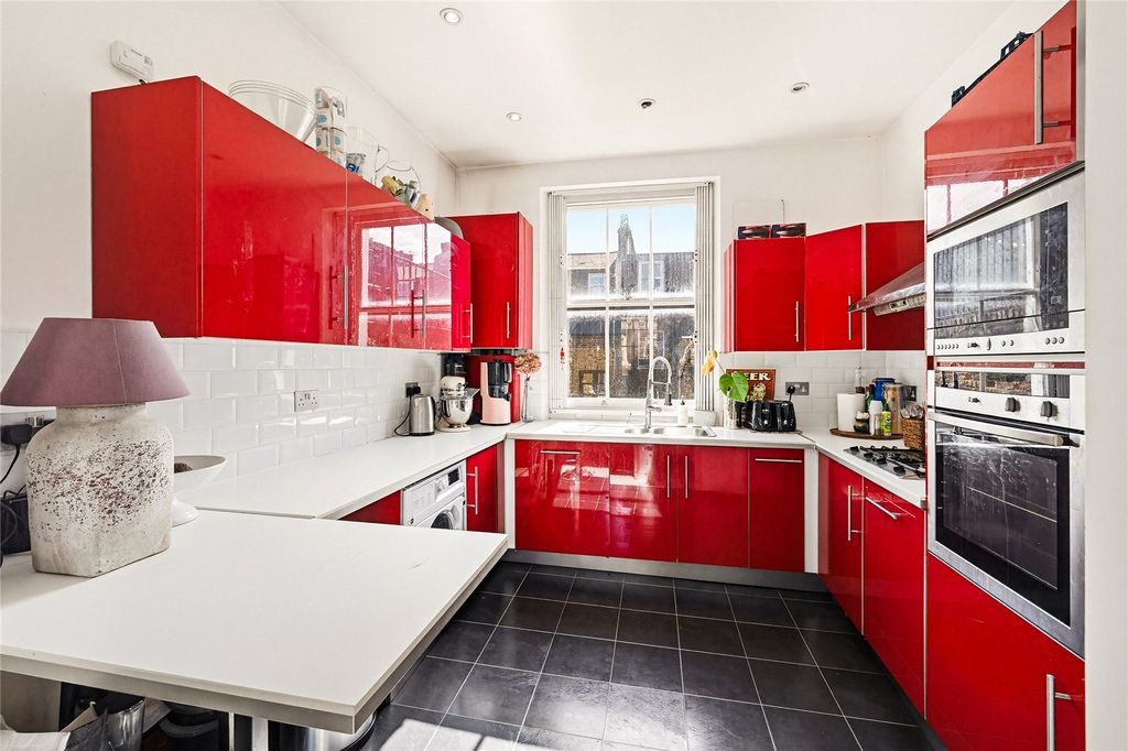 Property photo 3 of 12 Kitchen