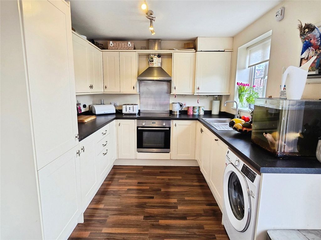 Property photo 3 of 18 Dining Kitchen