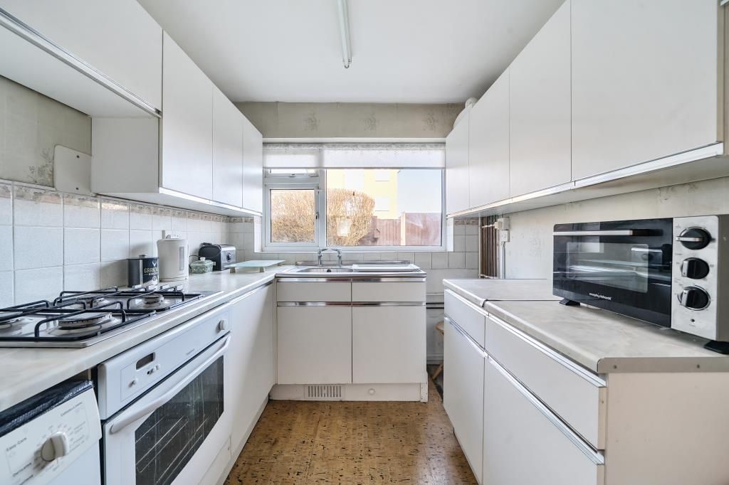 Property photo 2 of 19 Kitchen