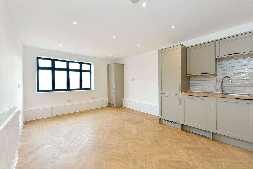 Property photo 3 of 12 Picture No. 12