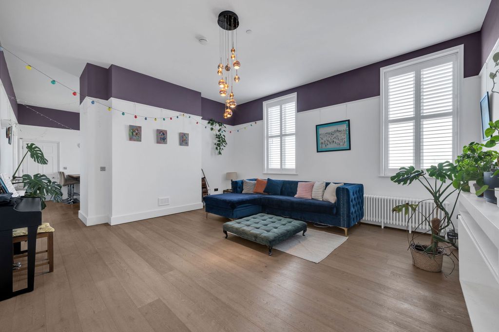 Property photo 3 of 22