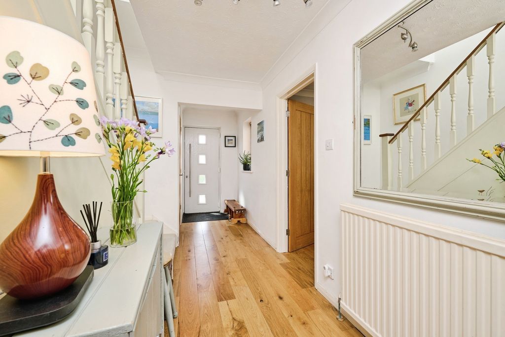 Property photo 3 of 25 Pbox-Img.Jpg