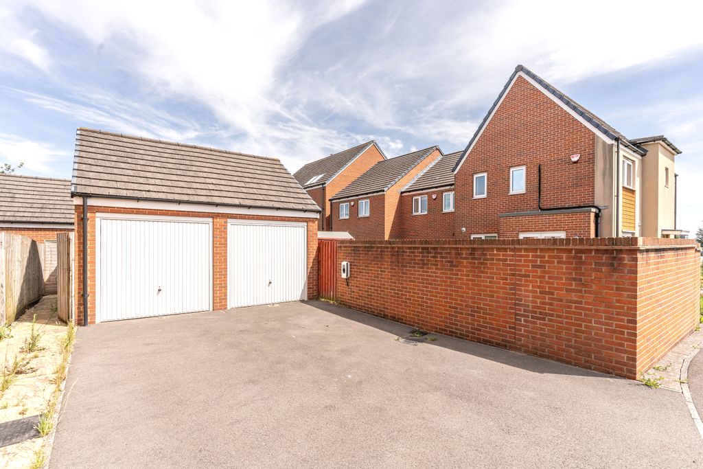 Property photo 2 of 14 A7401069-14