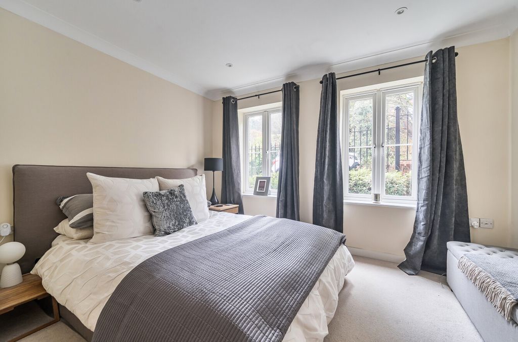 Property photo 3 of 18 1396773-17-695Fc9...
