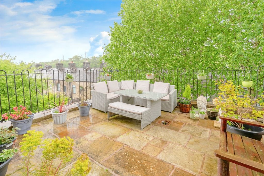 Property photo 2 of 17 Picture No. 04
